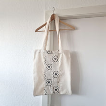 Load image into Gallery viewer, Totebag. Organic cotton with Bogolan.
