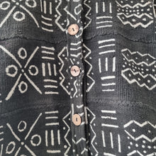 Load image into Gallery viewer, Organic cotton jacket. Natural colours. Bogolan.
